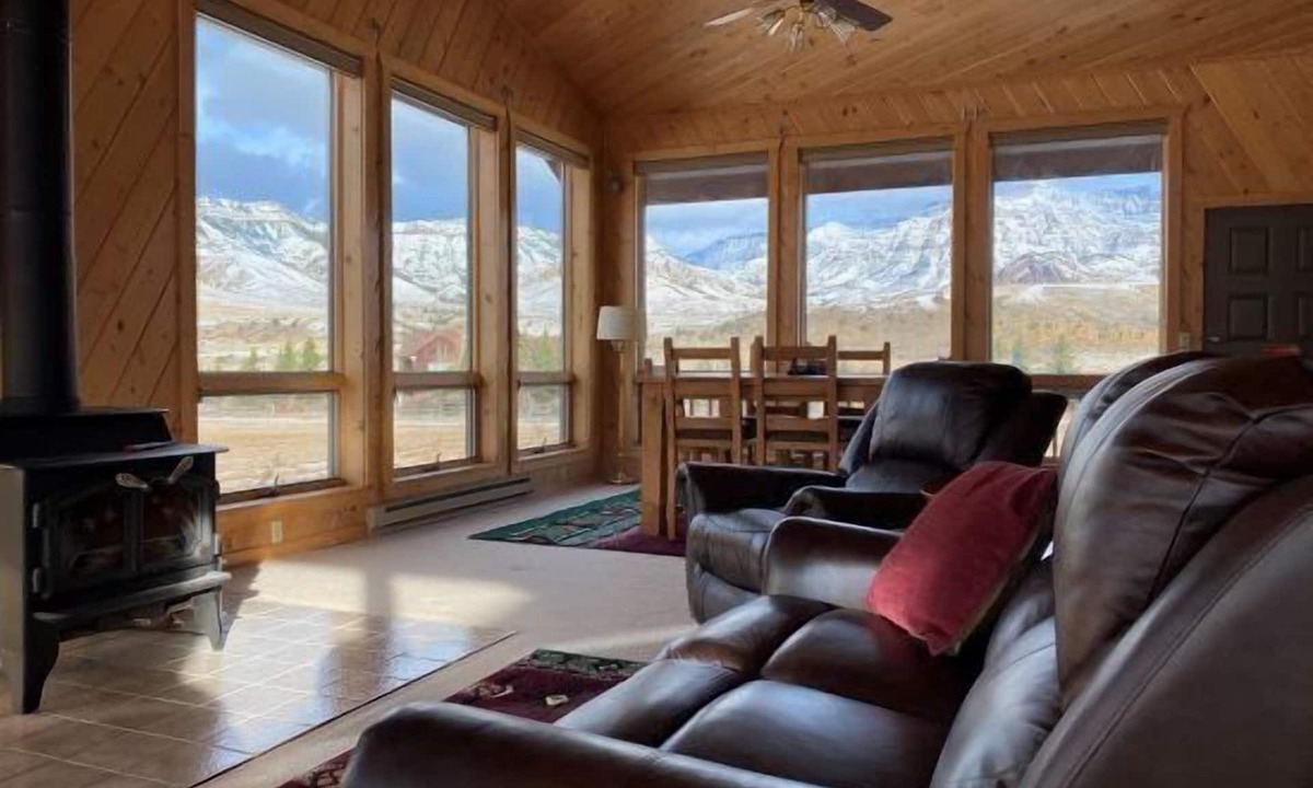 Wapiti House | Breathtaking views in the heart of the Wapiti Valley