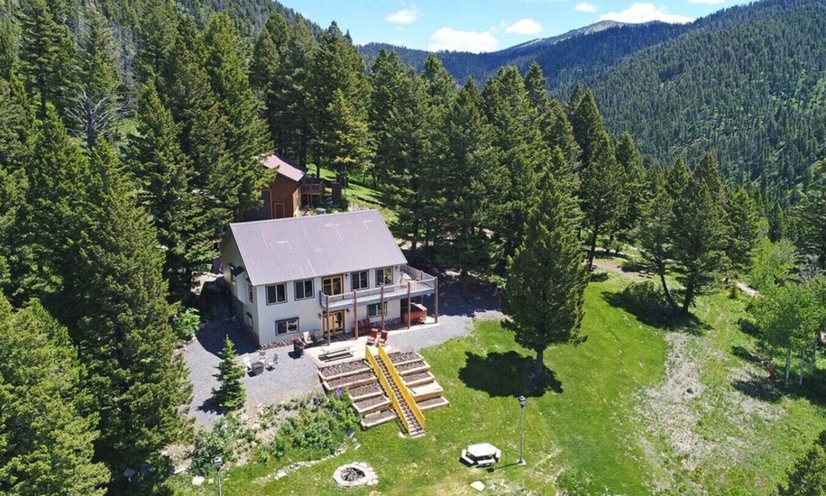 Island Park Apartment | Breathtaking Views Close to Yellowstone