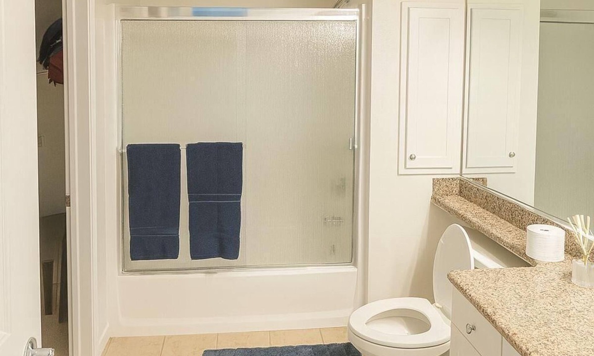Irvine Apartment | Bright 2-bedroom apartment with AC in Spectrum Irvine