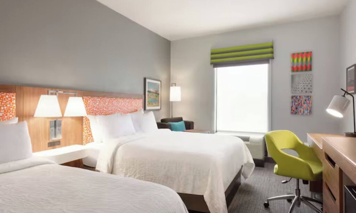 Houston Hotel | Bright & Airy Suite Designed for Relaxation Near AMC Spring 10 - 3.1 miles