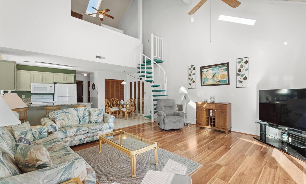 Little River Condo | Bright Condo w/Loft for 8! Bay Tree 24B