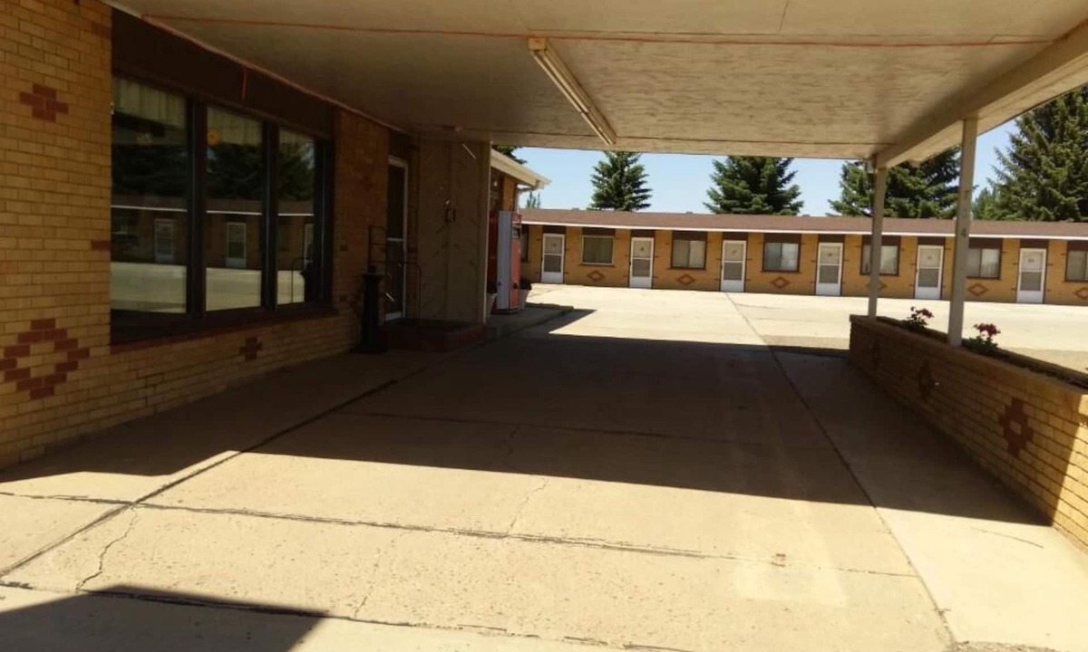 Bowman Hotel | Budget Host 4 U Motel
