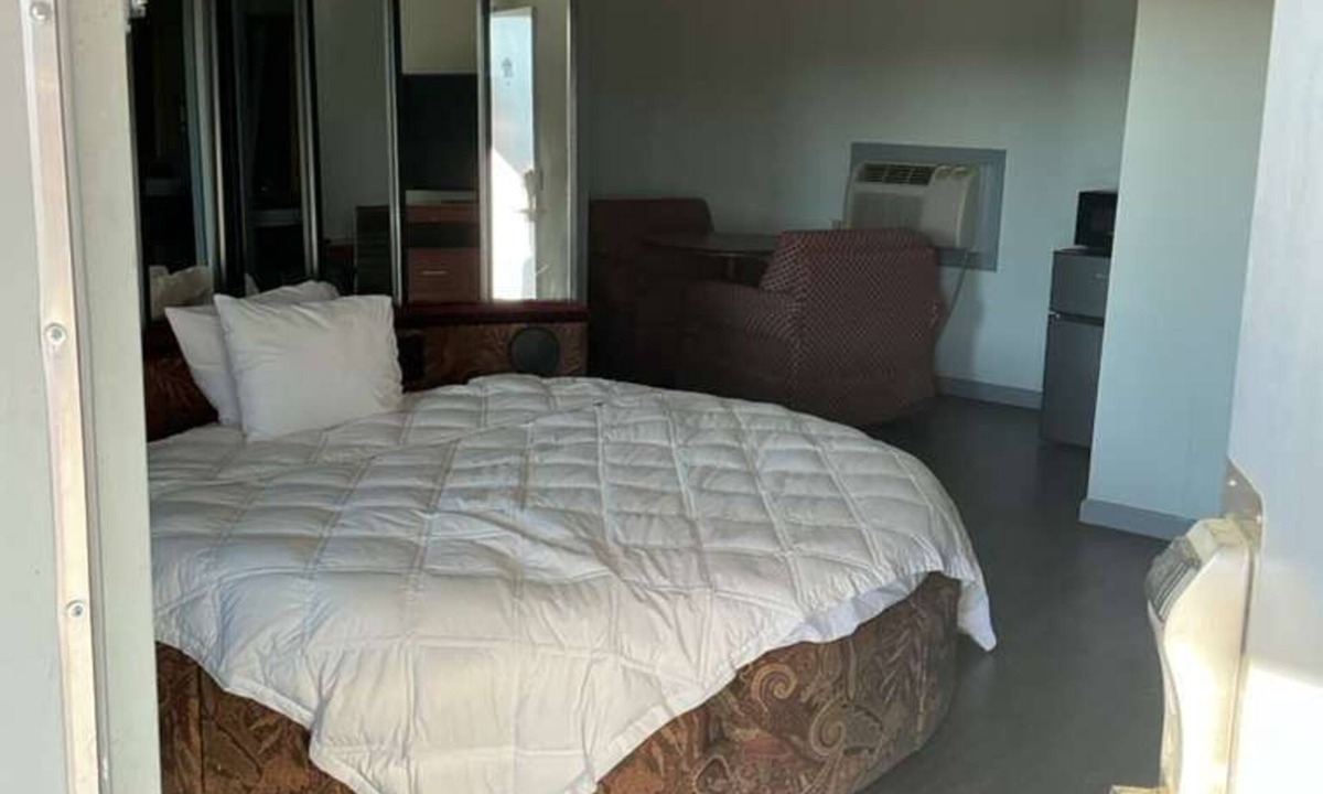 Bermuda Hotel | Budget Inn Motel