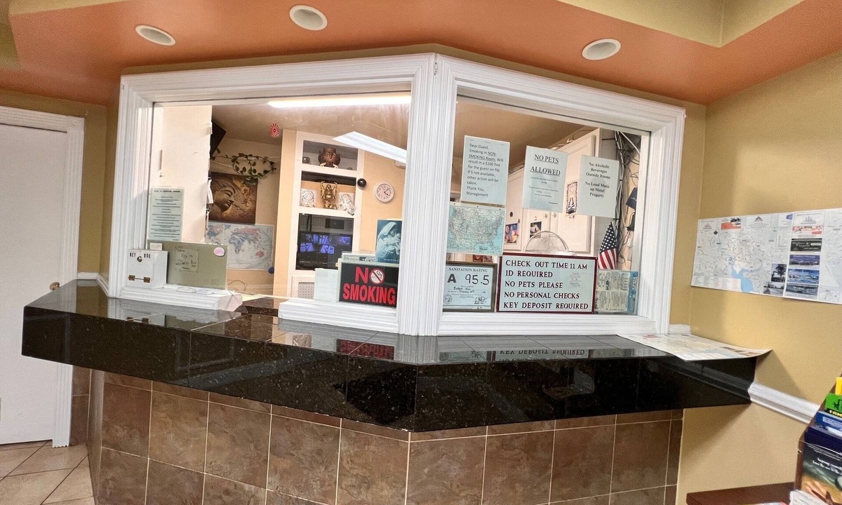 Jacksonville Hotel | BUDGET INN