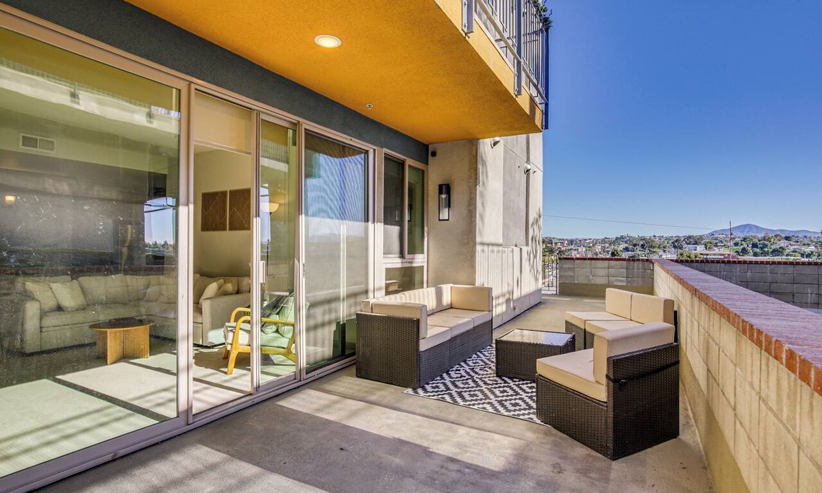 National City Condo | By Seaport Village & Navy Base! Chic Condo w/Pool