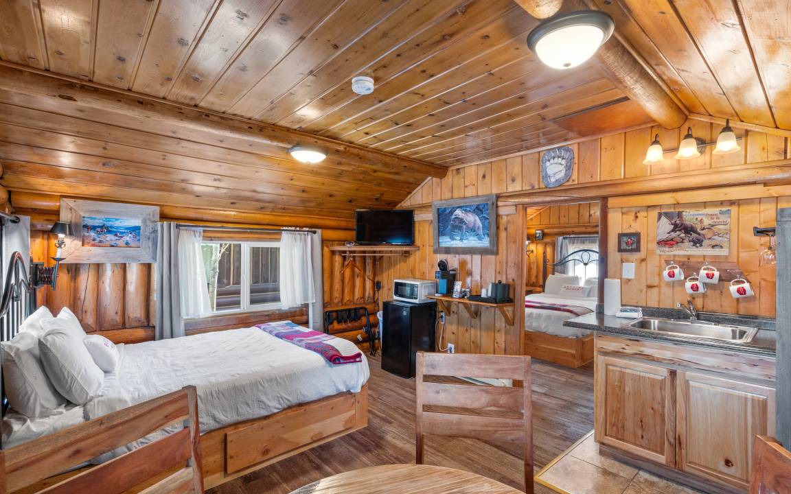 West Yellowstone Cabin | Cabin ∙ 1 bedroom ∙ 4 guests
