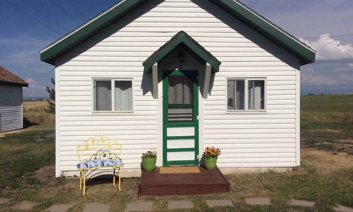Ashton Cottage | Cabin 2 at Jolley Camper and Cottages
