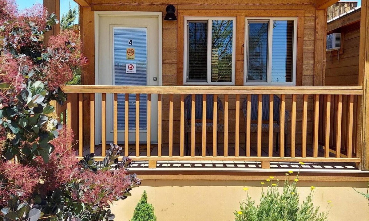 Escalante Cabin | Cabin 4 - Deluxe Cabin with Half Bath