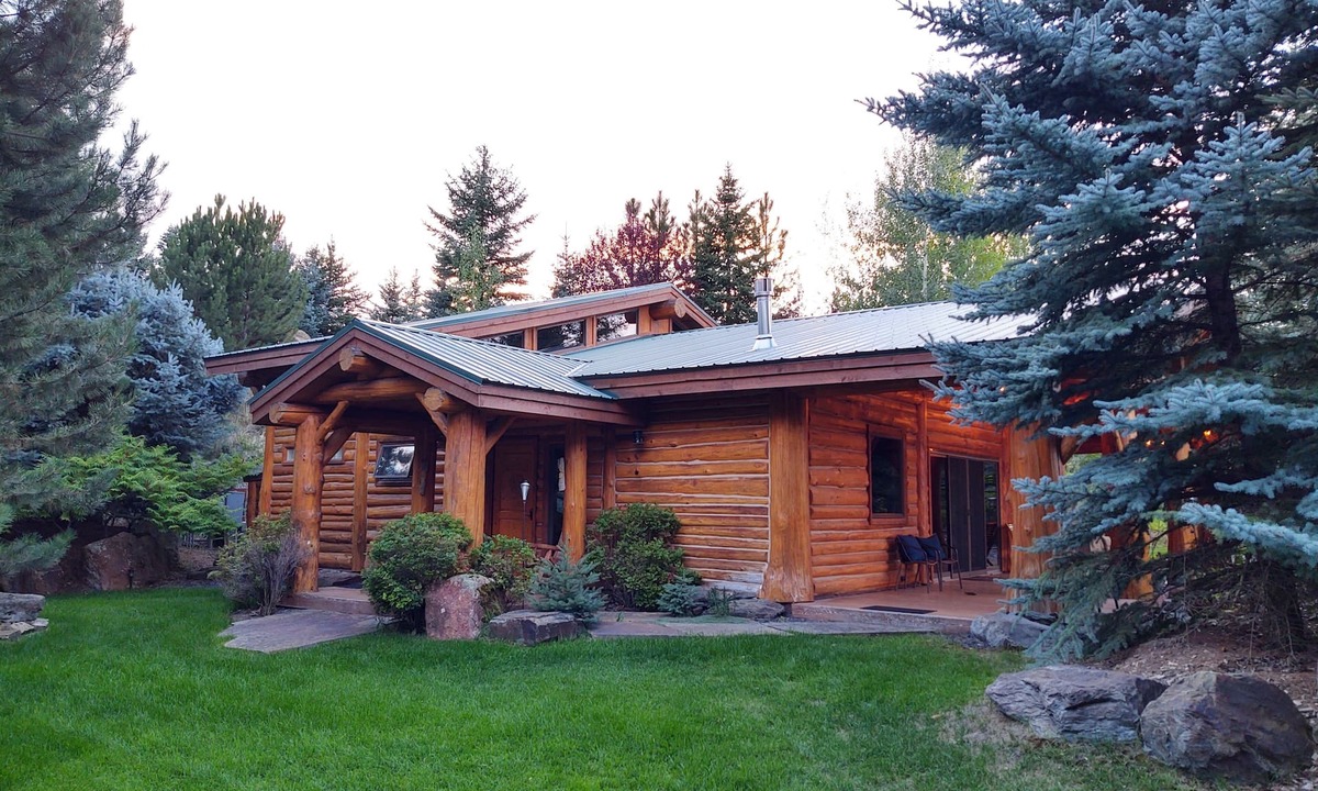 Columbia Falls Cabin | Cabin Oasis, Glacier in 20, Swimming, Mountain Views