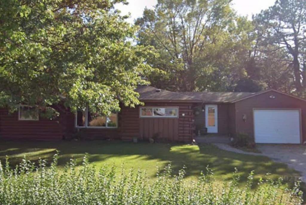 Hampton House | Cabin on Beeds Lake
