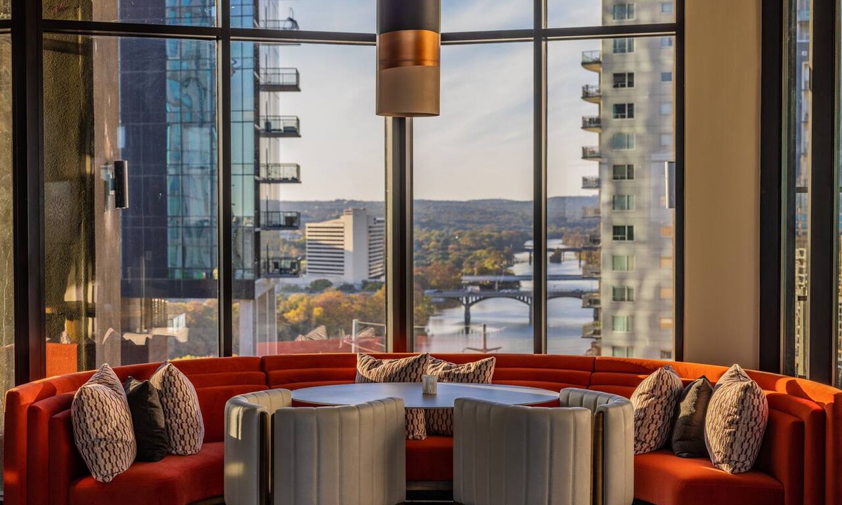 Rainey Street Historic District Hotel | Cambria Hotel Austin Downtown