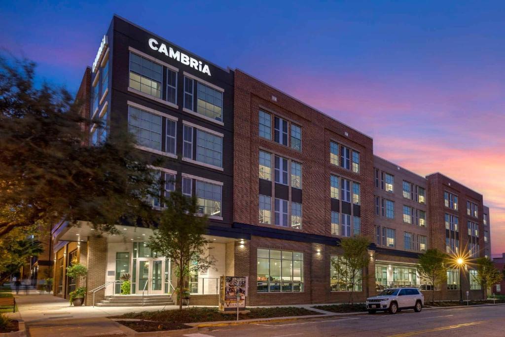 The Vista Hotel | Cambria Hotel Columbia Downtown the Vista