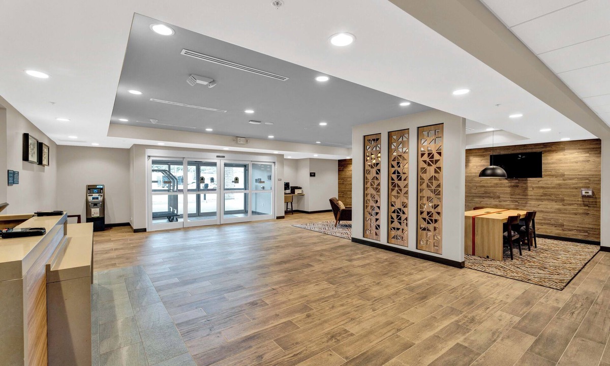 Auburn Hills Hotel | Candlewood Suites Detroit - Auburn Hills by IHG