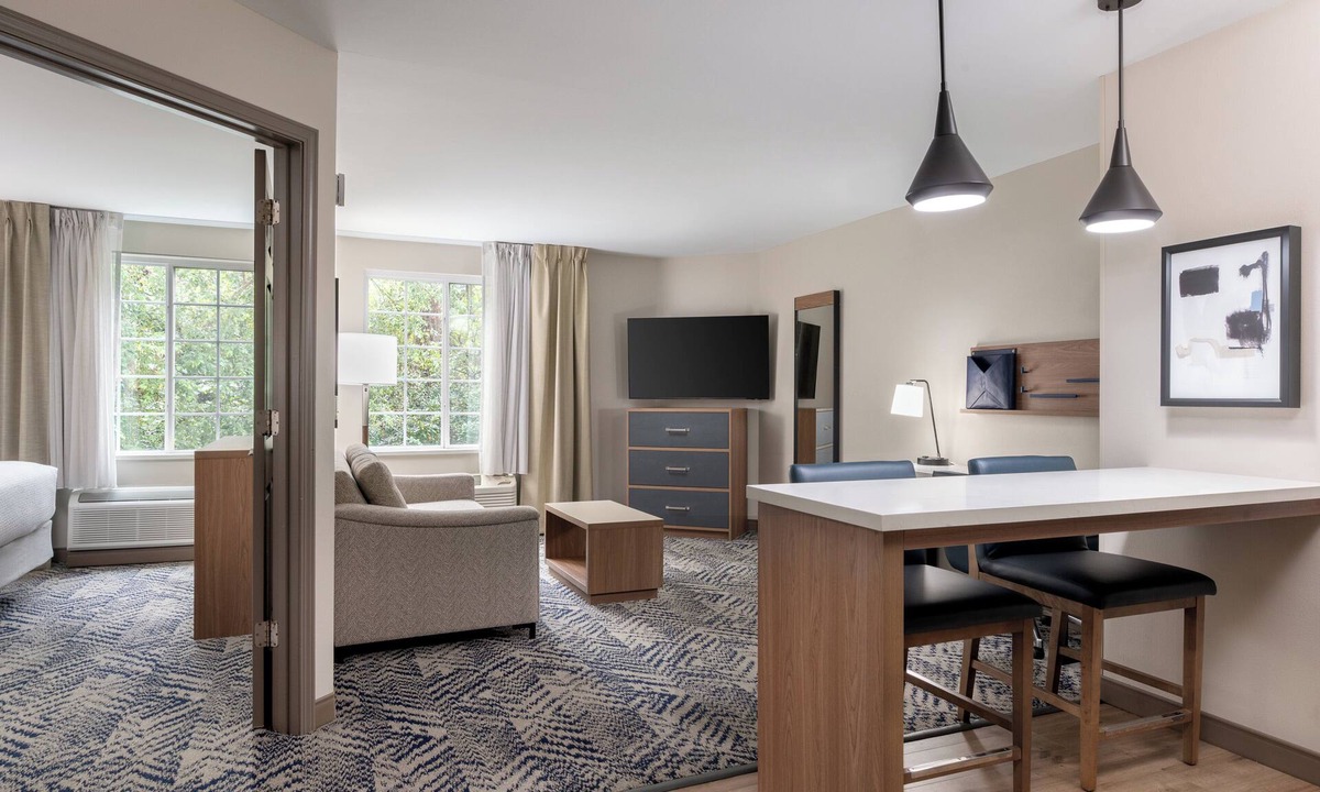 Mount Mourne Hotel | Candlewood Suites Mooresville/Lake Norman,NC by IHG
