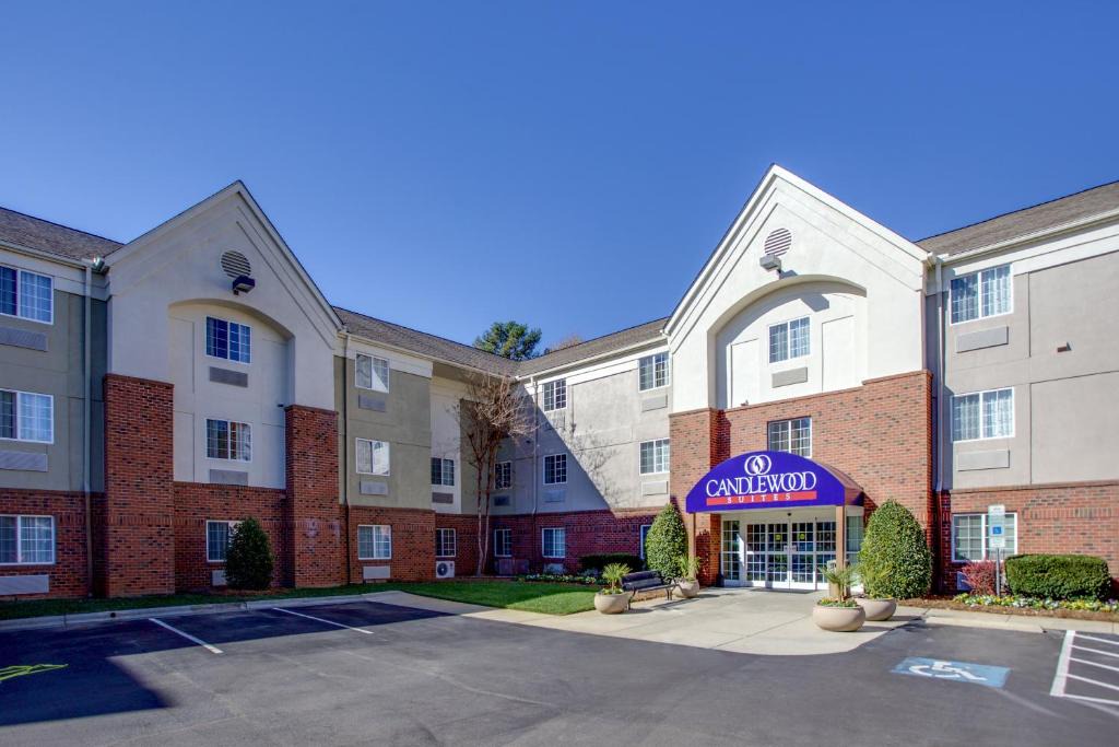 Candlewood Crabtree Ihg Hotel | Crabtree