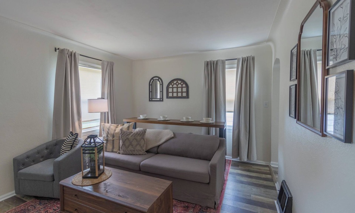 Toledo House | Capistrano Game & Chill Retreat