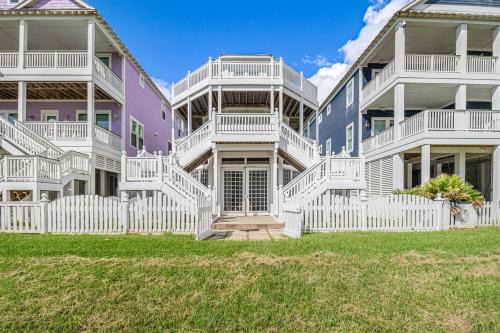 Captain Retreat | Beachside Village