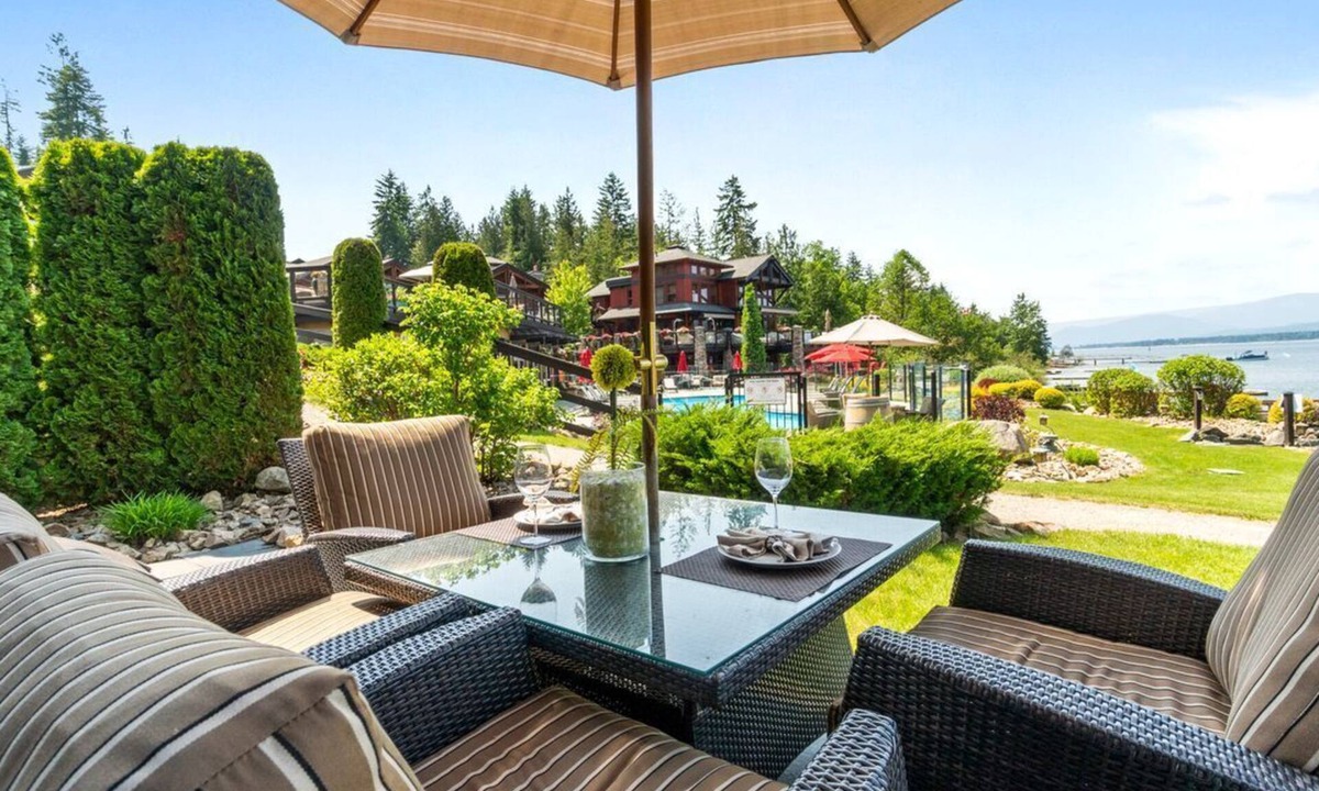 Blind Bay House | Carmel Beach Private Lodges - Unit #3. Lakefront 4 bedroom unit.