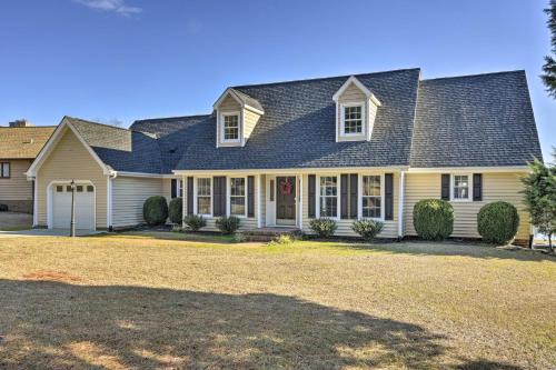 Olivia House | Carolina Lakes Family Home w/Pool, Kayaks & Dock!