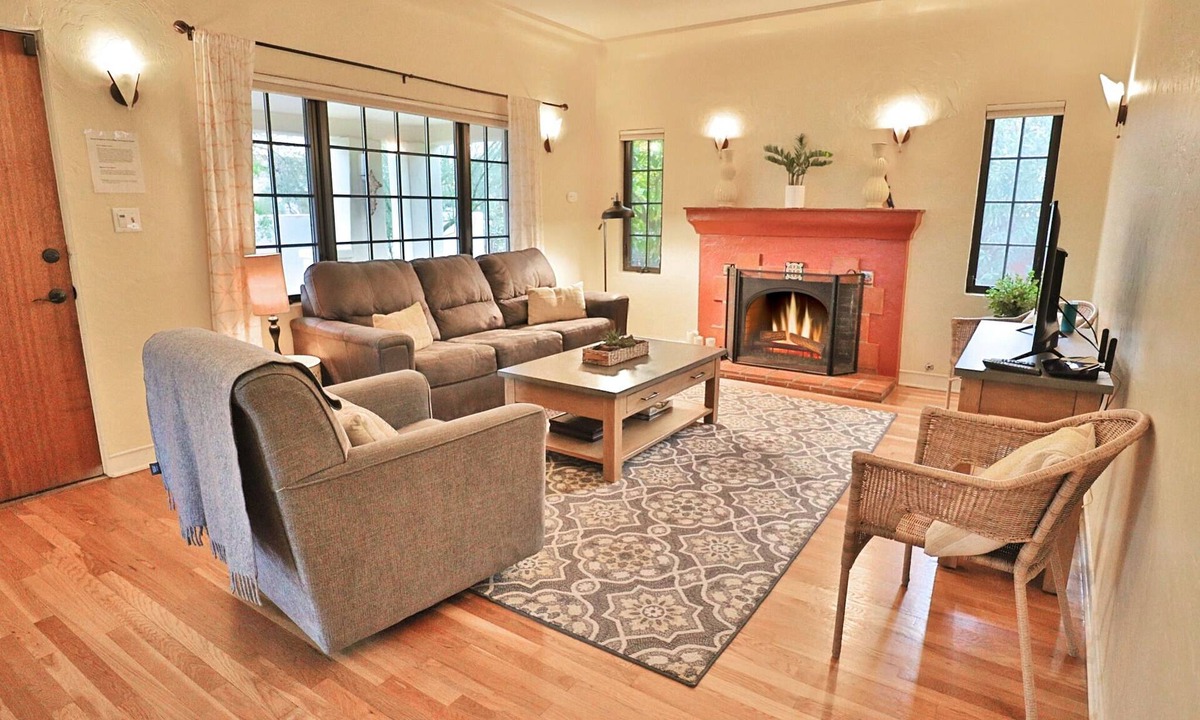 Sam Hughes House | Casa Sonrisa, 3 bed 2 bath in historic Sam Hughes neighborhood next to a park