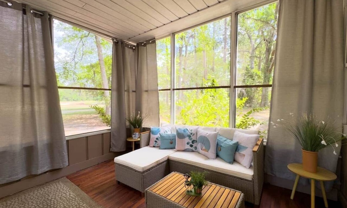 Hinesville House | CasaOasis Golf Course Executive Stay Game Room
