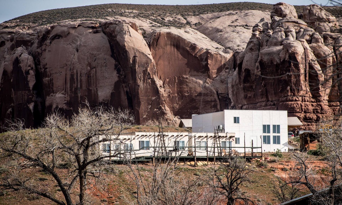 Bluff House | Casita on the Hill in Bluff- Sunrise Views!