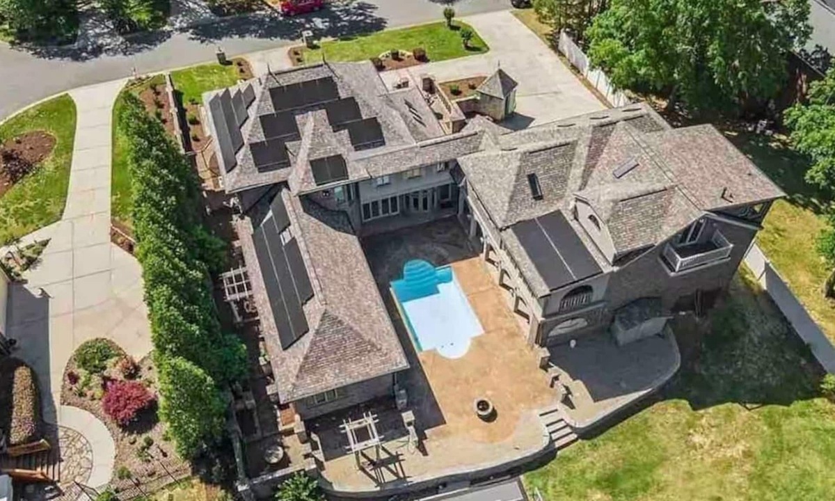 Harrisburg House | Castle CLT Pool HUGE Theater