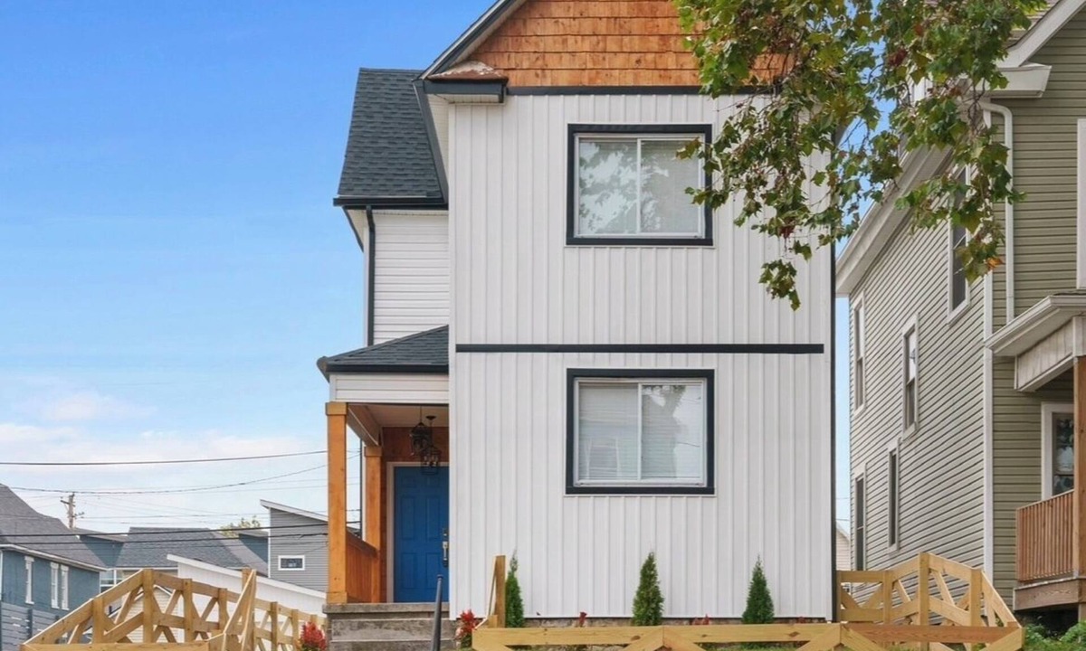 Downtown Columbus House | Centrally located, just minutes away from 4th St, Short North, DT and OSU!