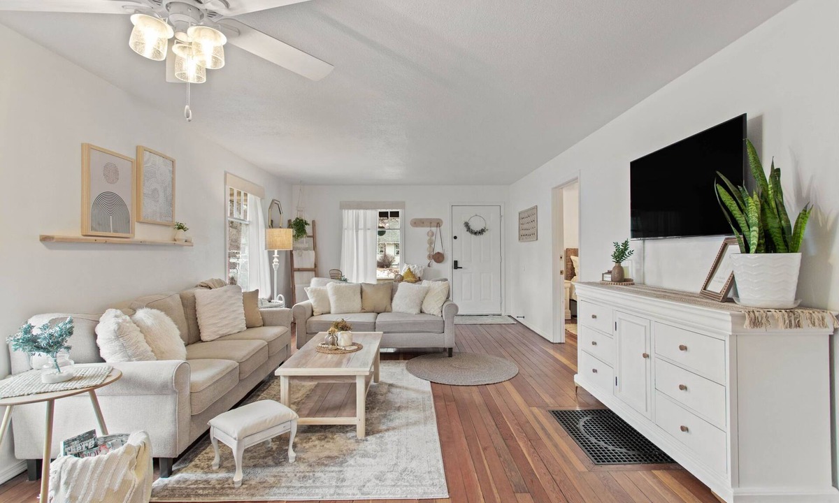 Garden District House | Centrally located house downtown