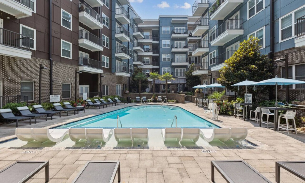Cherry Apartment | Charlotte’s Cozy Hideaway: 1BR with Pool & Gym