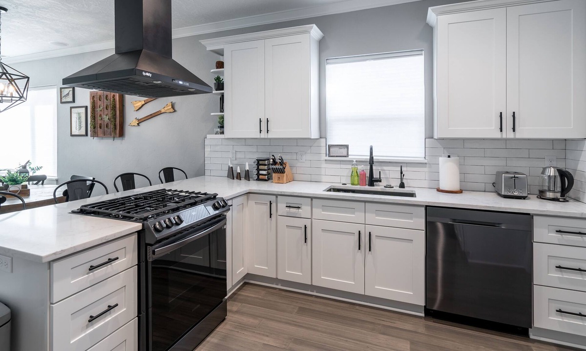West Eugene House | Charmer Downtown 3BR Home w Free Parking near UofO
