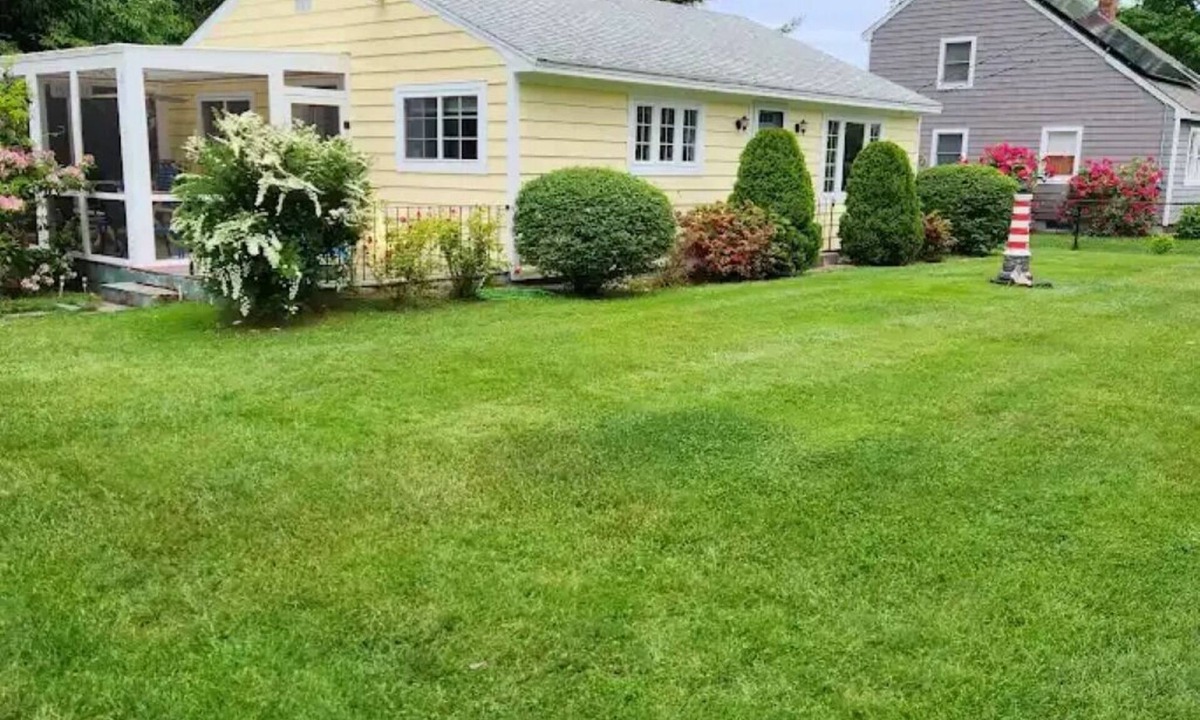 Ogunquit House | Charming 2-bedroom house in peaceful Ogunquit with AC and screened porch.
