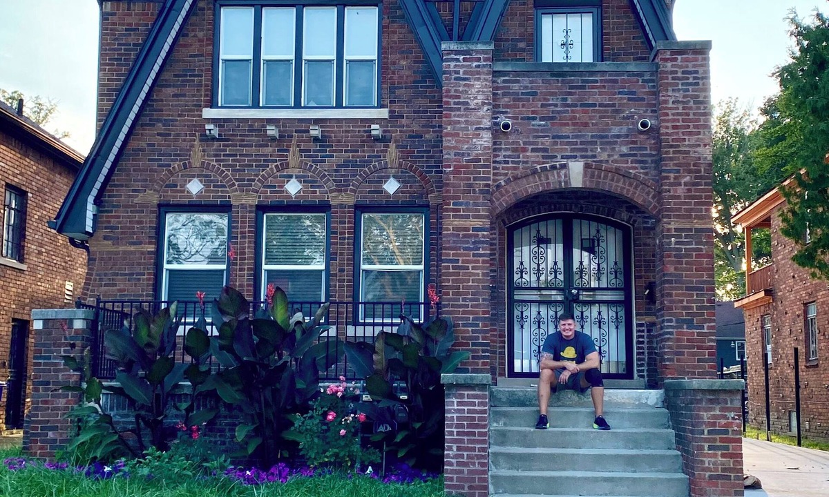 Detroit House | Charming 2-bedroom upper duplex in fabulous Detroit minutes from downtown!