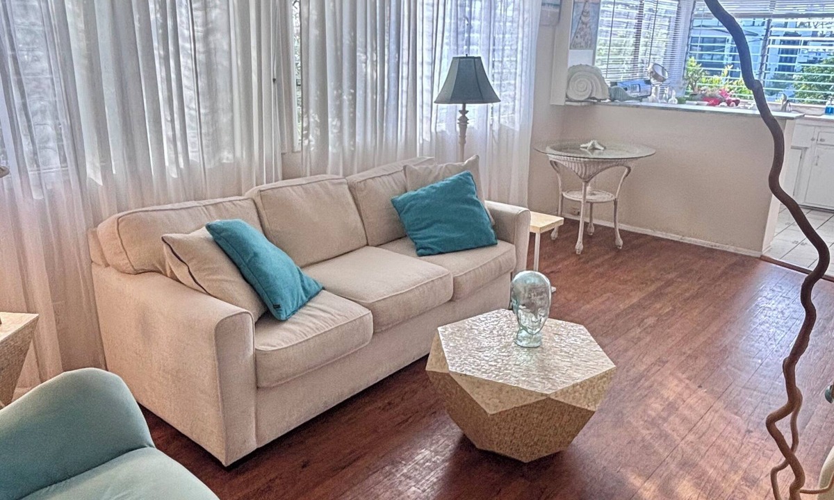 Corona del Mar House | Charming 2BR bungalow-Corona Del Mar in heart of Newport Beach