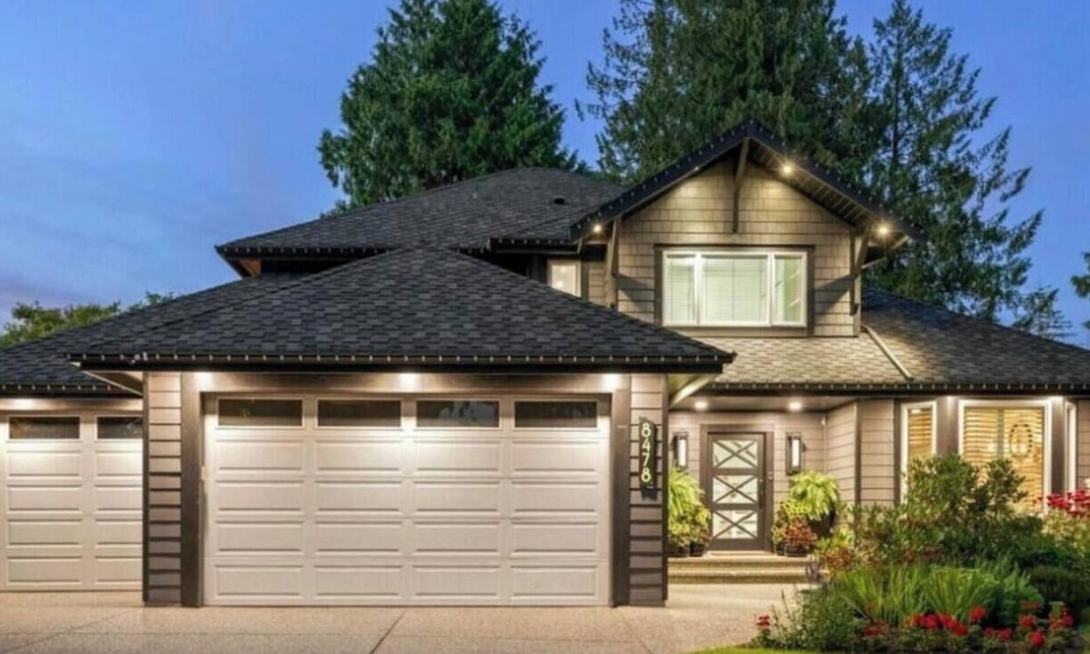 Langley House | Charming 2BR Getaway| Near Fort Langley| Fast WiFi