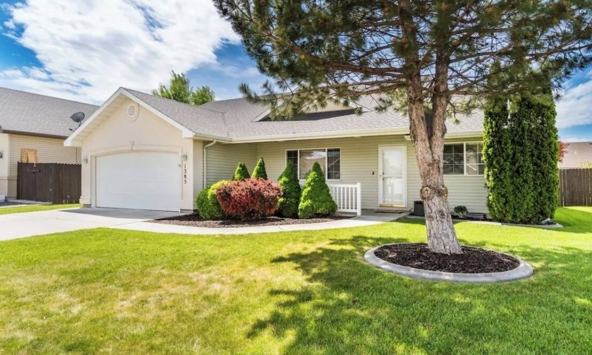 Twin Falls House | Charming 3-bedroom house in Twin Falls with King beds, BBQ grill
