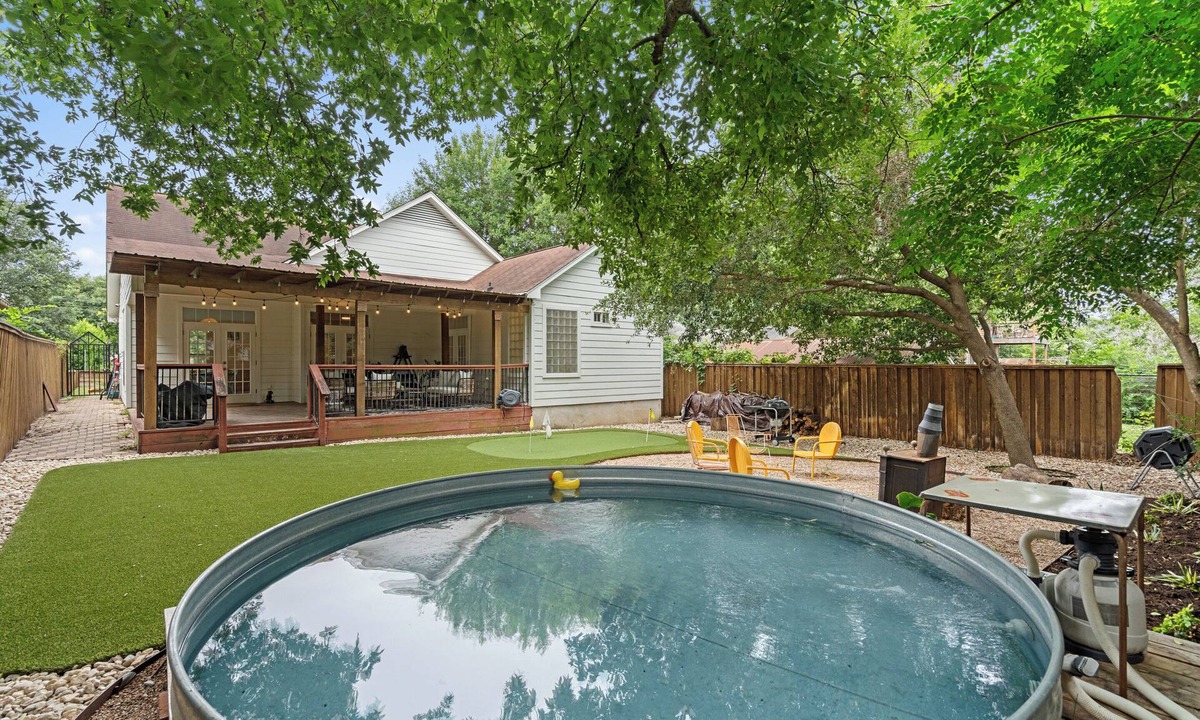 Dawson House | Charming 3-bedroom house in lovely Austin with AC, WiFi, Pool and Pitch & Putt