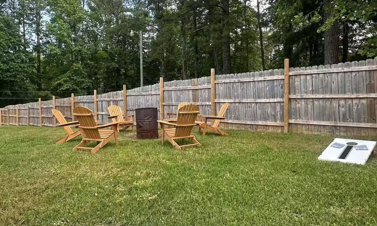 Lincolnville House | Charming 3BR Summerville Home with AC, Fire Pit, BBQ & Relaxing Outdoor Space