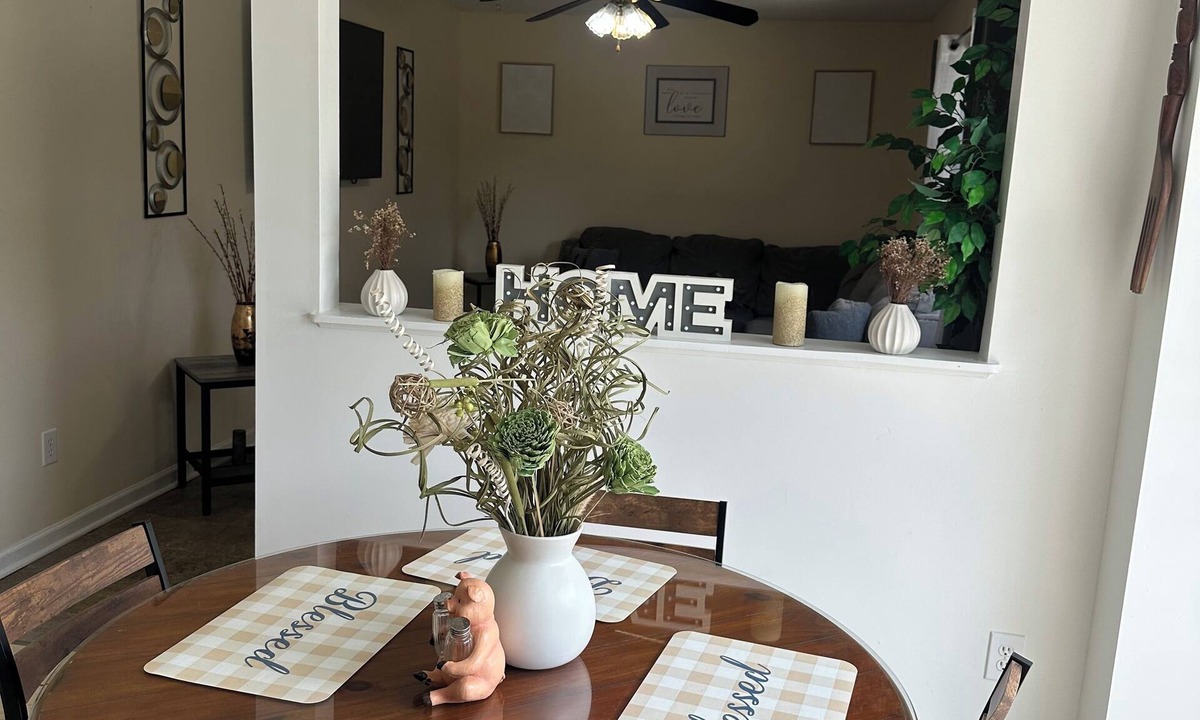 Huntcliff House | Charming 4-bedroom house with AC, WiFi in lovely Columbia