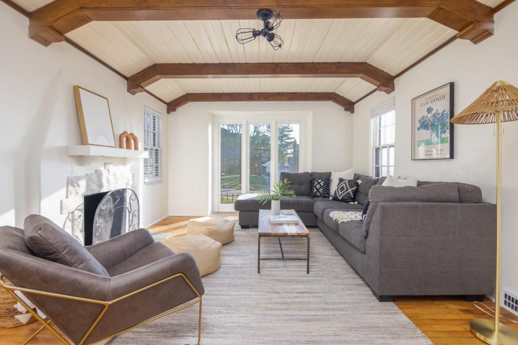 Windsor Heights House | Charming 4 Bedroom Home with Character