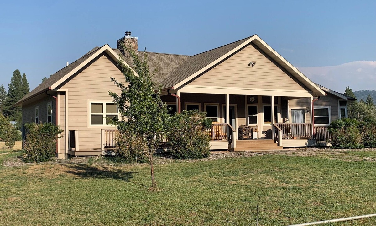 Grantsdale House | Charming and private 3-bedroom house on Camas Creek South of Hamilton