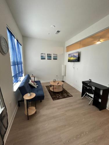 North Chesterfield Apartment | Charming beauty, Queen bed, Sky Lounge