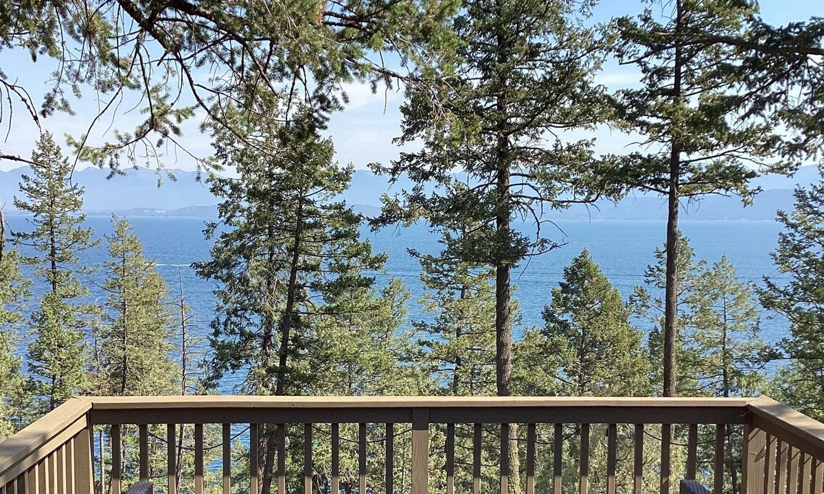 Angel Point Cabin | Charming Cabin Overlooking Beautiful Flathead Lake