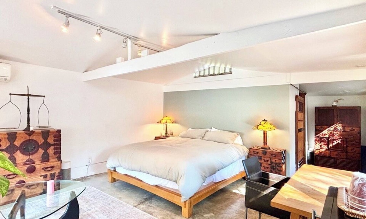 Bungalow Heaven Cottage | Charming Cottage in Bungalow Heaven Pasadena Minutes to Rosebowl