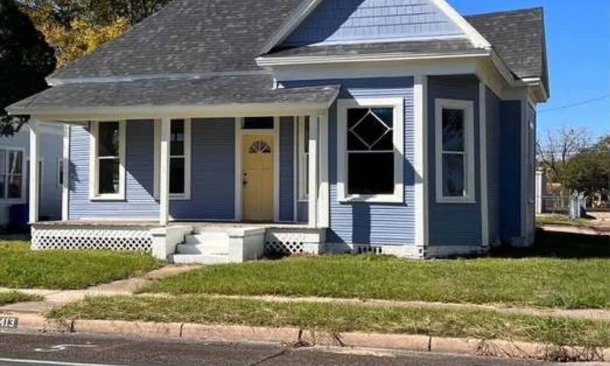 Lufkin House | Charming Downtown Home