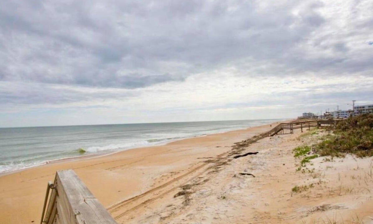 Ocean Crest Condo | Charming front beach 2-bedroom condo with pool, WiFi, in serene Ormond Beach