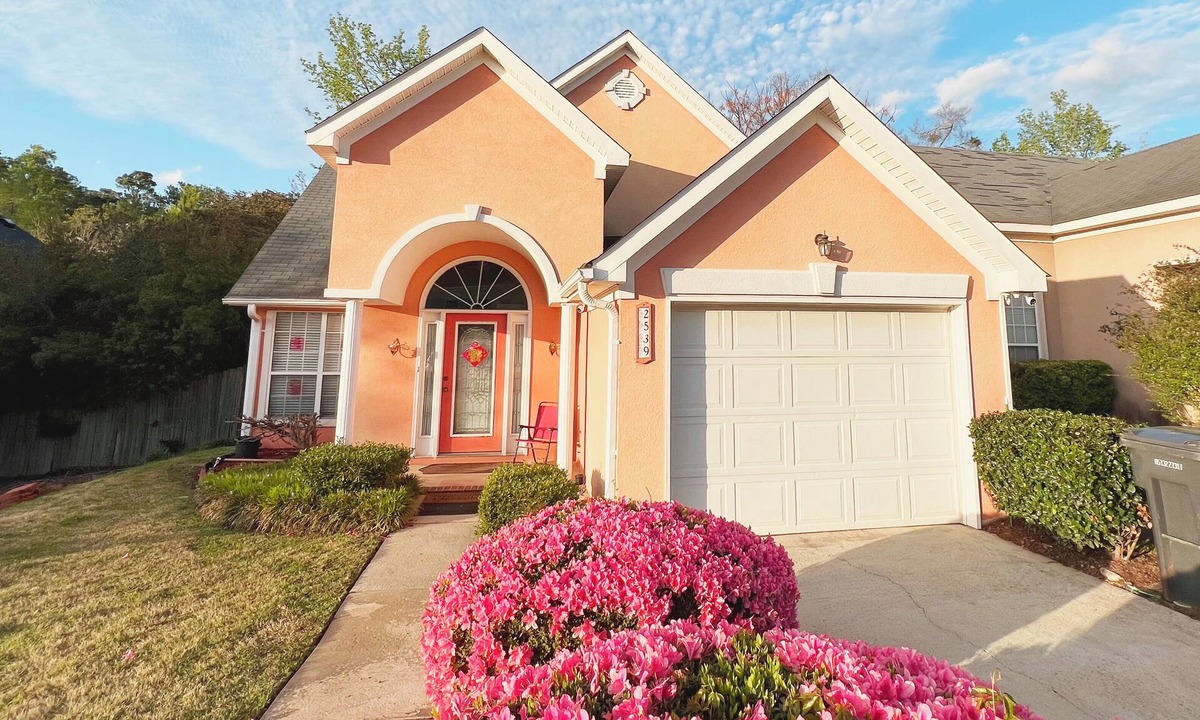 National Hills House | Charming Home with Prime Augusta Location - Walk to Augusta National!