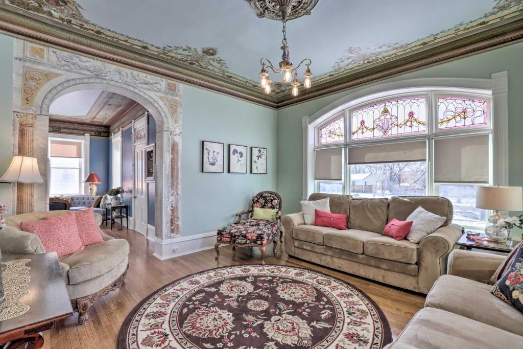 Mount Pleasant House | Charming Mt Pleasant Home in Historic Dtwn!
