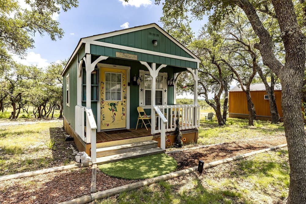 Mountain Home Cabin | Charming Ranch Cabin with Milky Way Stargazing near Mountain Home, Texas