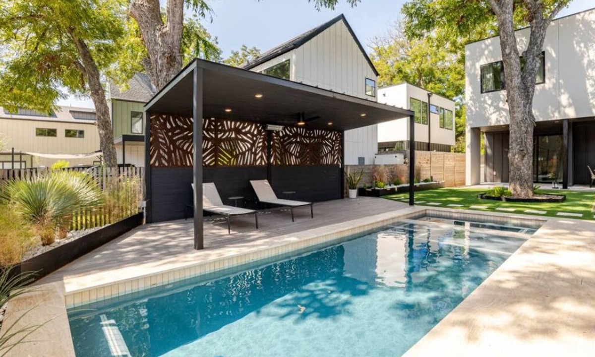 Govalle House | Charming Retreat in Govalle – Private Pool, Spa, and Outdoor Oasis!